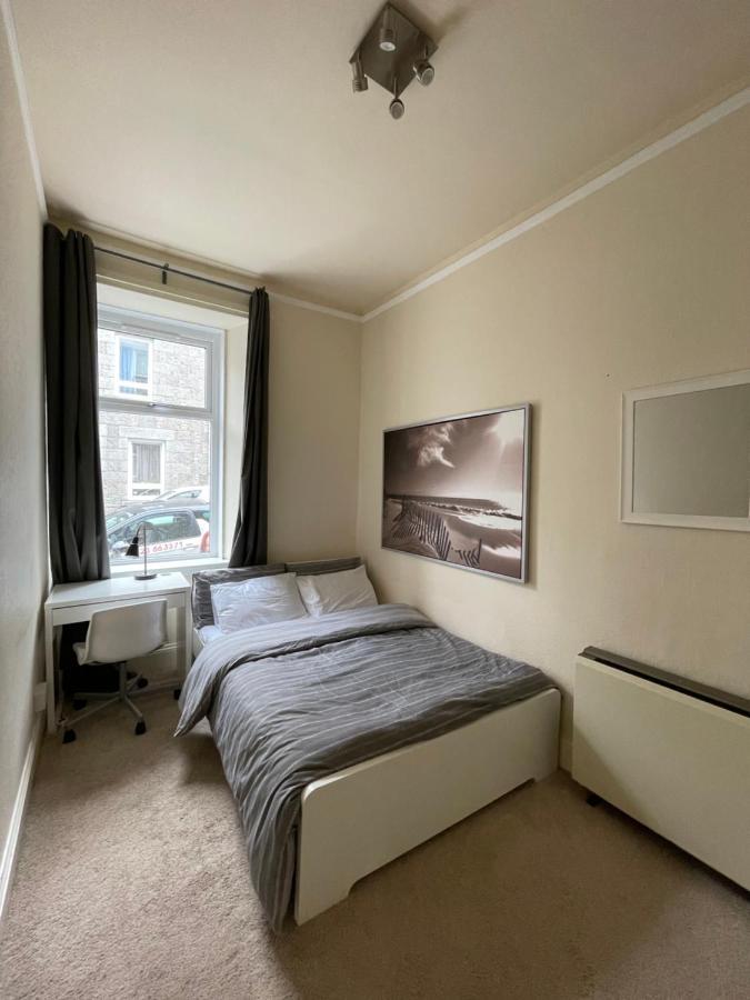Beautiful 2 Bedroom Apartment- Prime Location, Aberdeen Centre Exterior foto